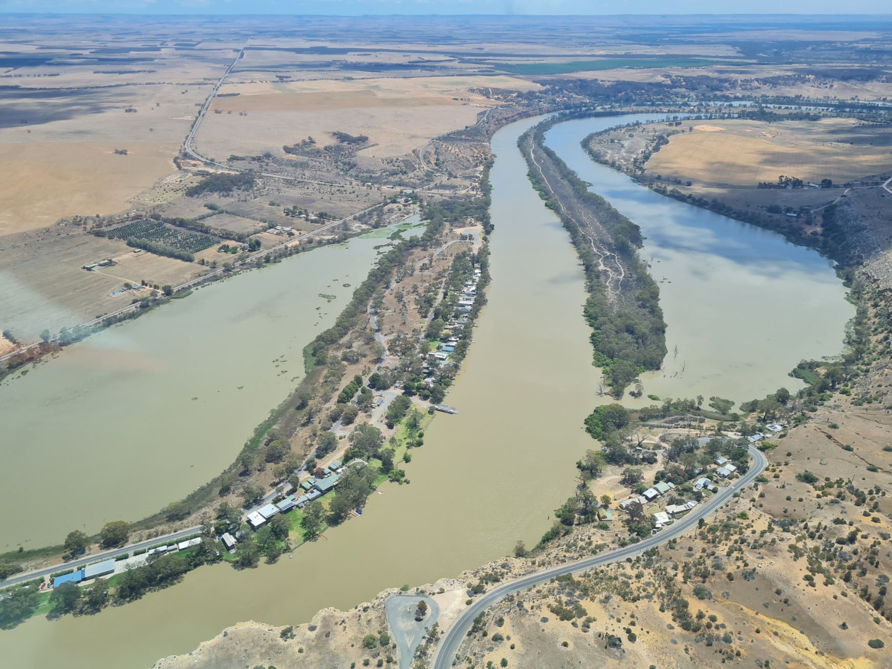 Most of the lower River Murray is confined to the main channel by cliffs on either side. 